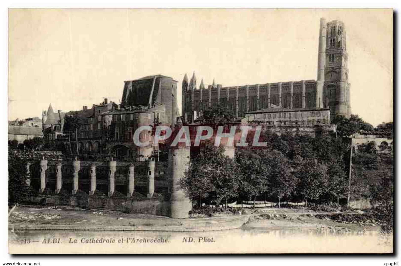 CPA Albi La cathedrale et l'Archeveche