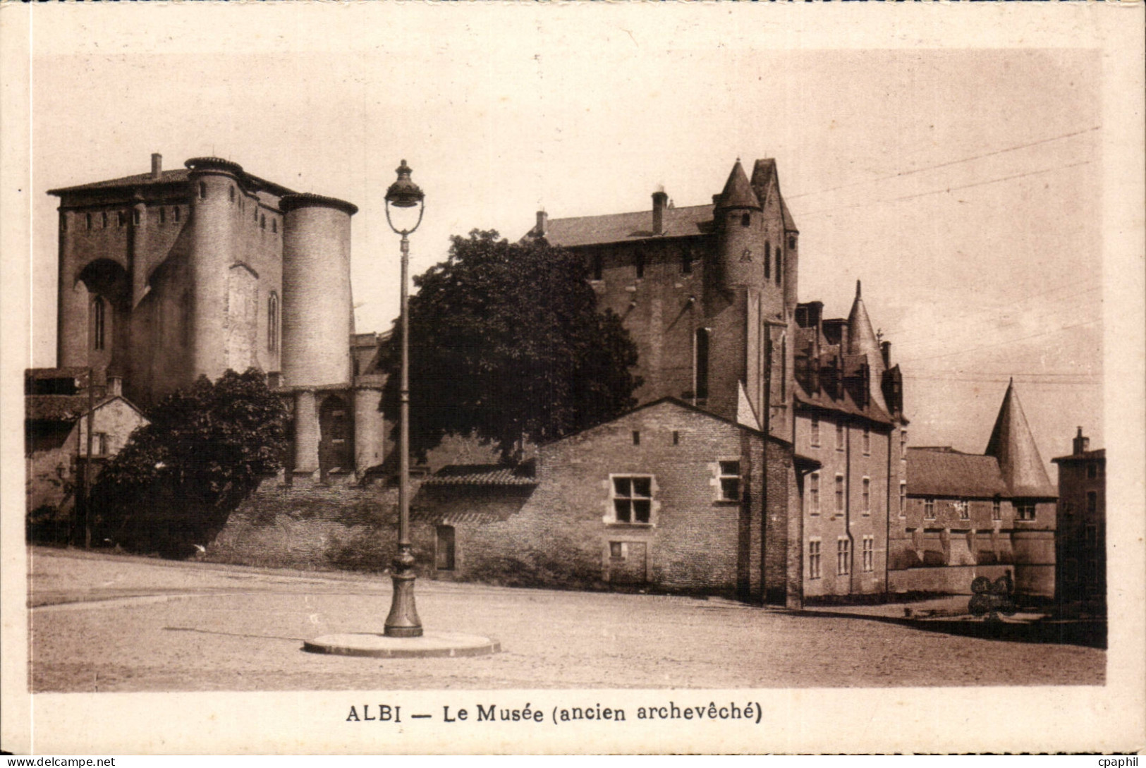 CPA Albi Le musee (ancien archeveche)