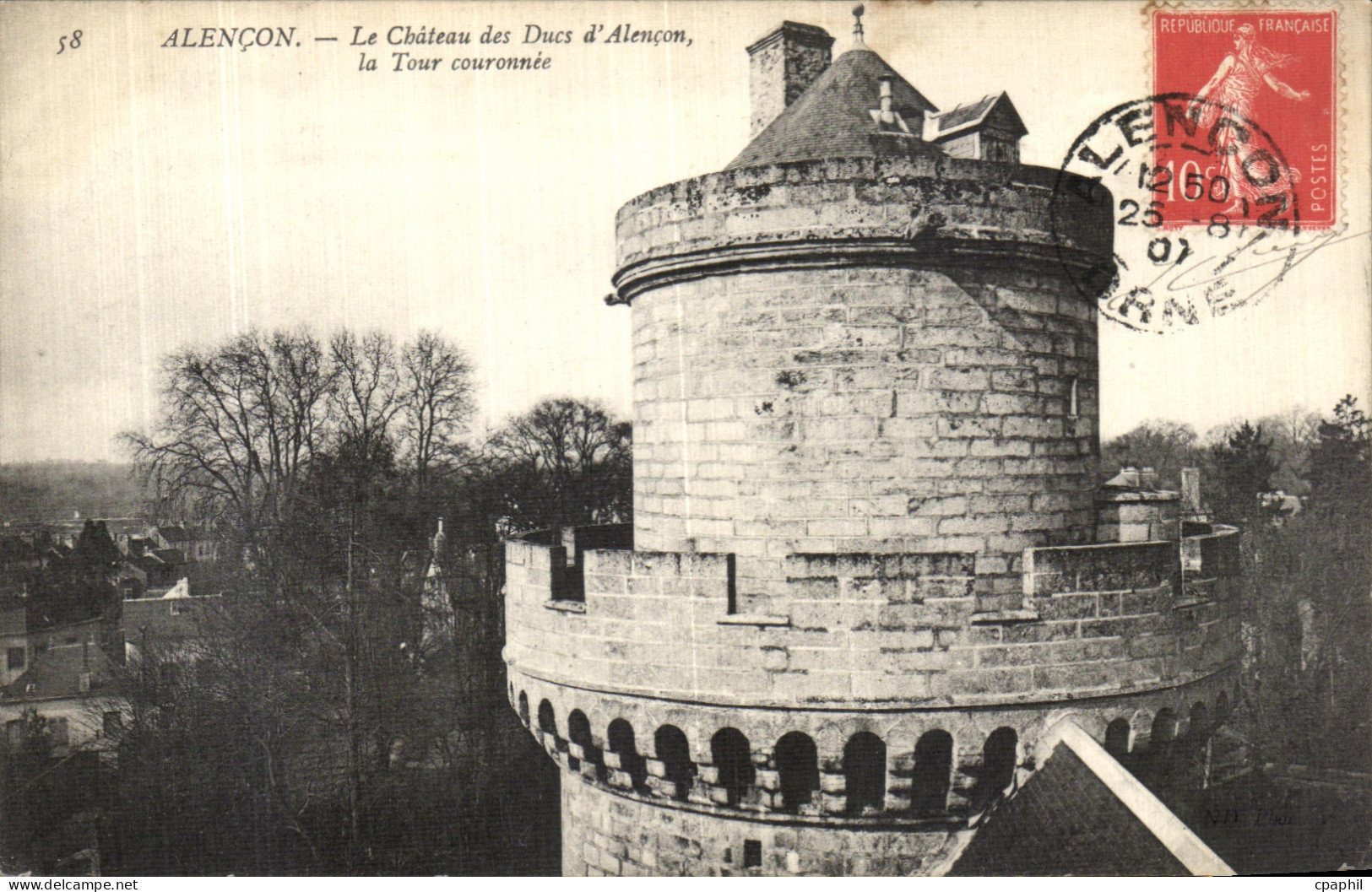 CPA Alencon Le Chateau des ducs d Alencon La Tour couronnee
