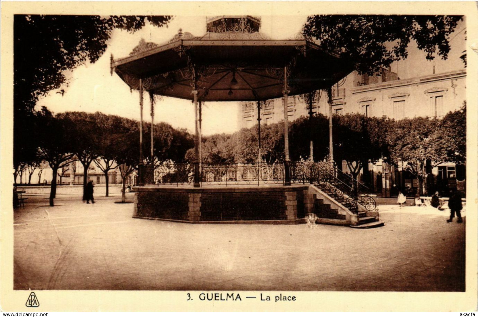 CPA ALGERIA Guelma La Place (786690)