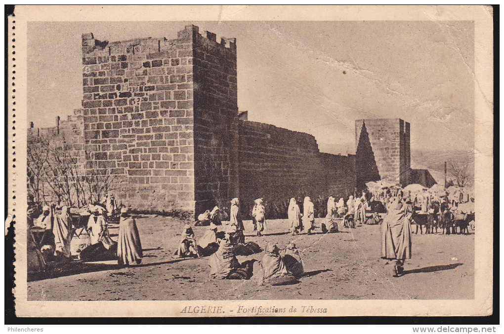 CPA - (Algérie) fortifications de Tébessa (froissée)