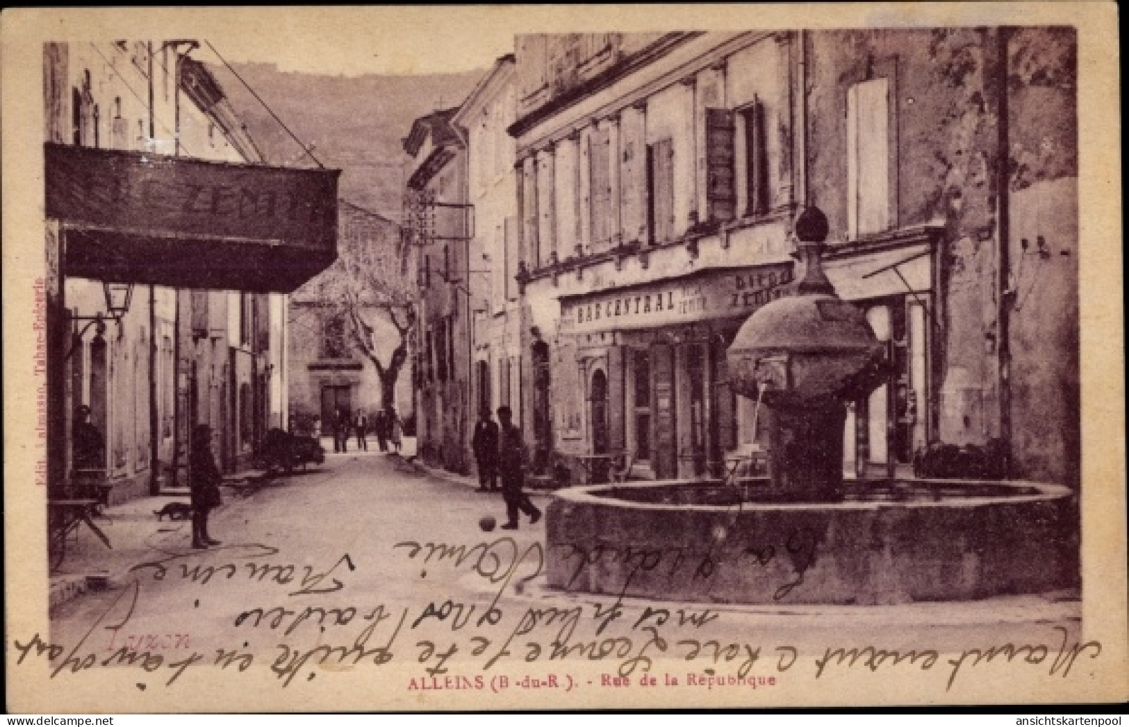 CPA Alleins Bouches du Rhône, Rue de la Republique