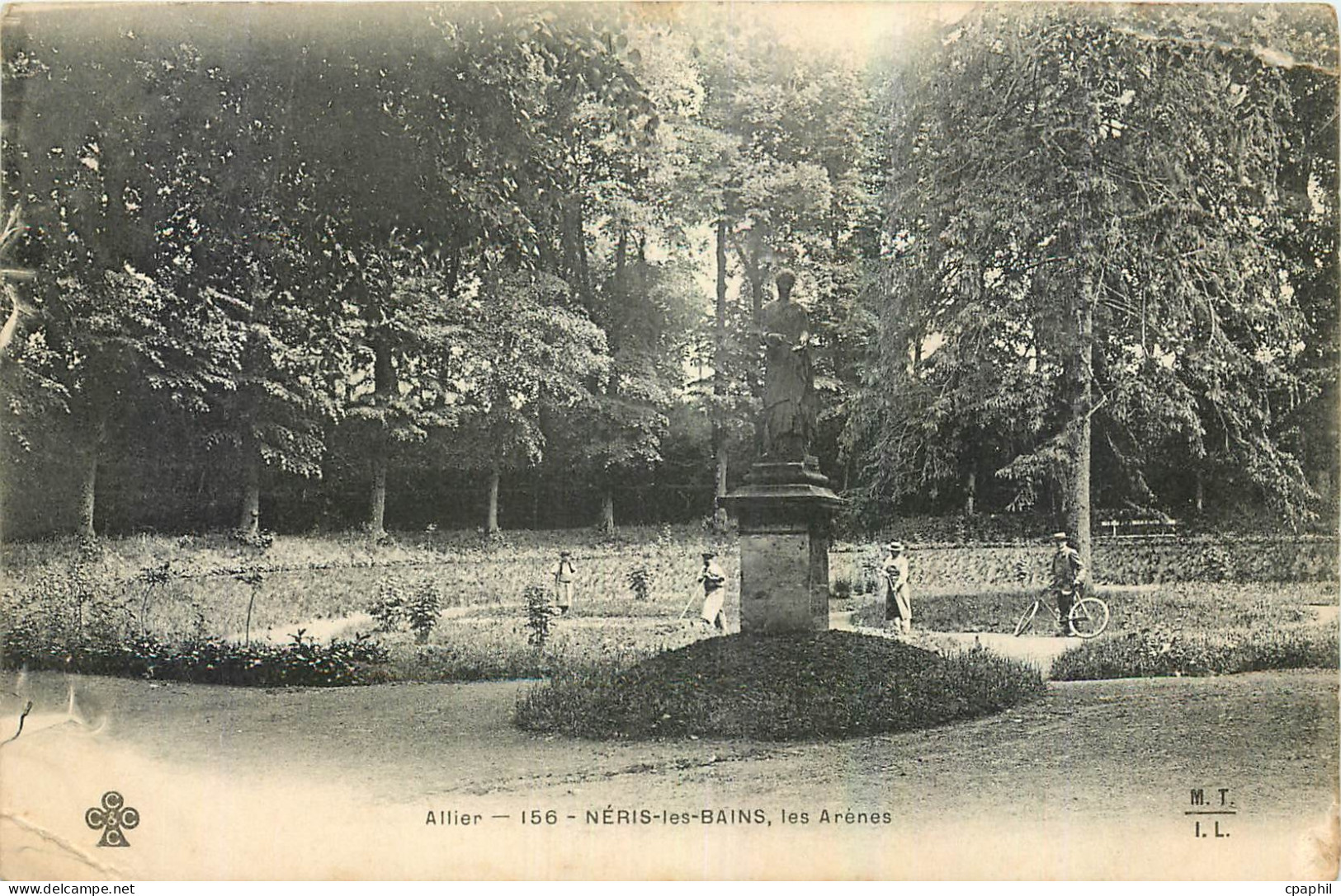 CPA Allier Neris les Bains les Arenes