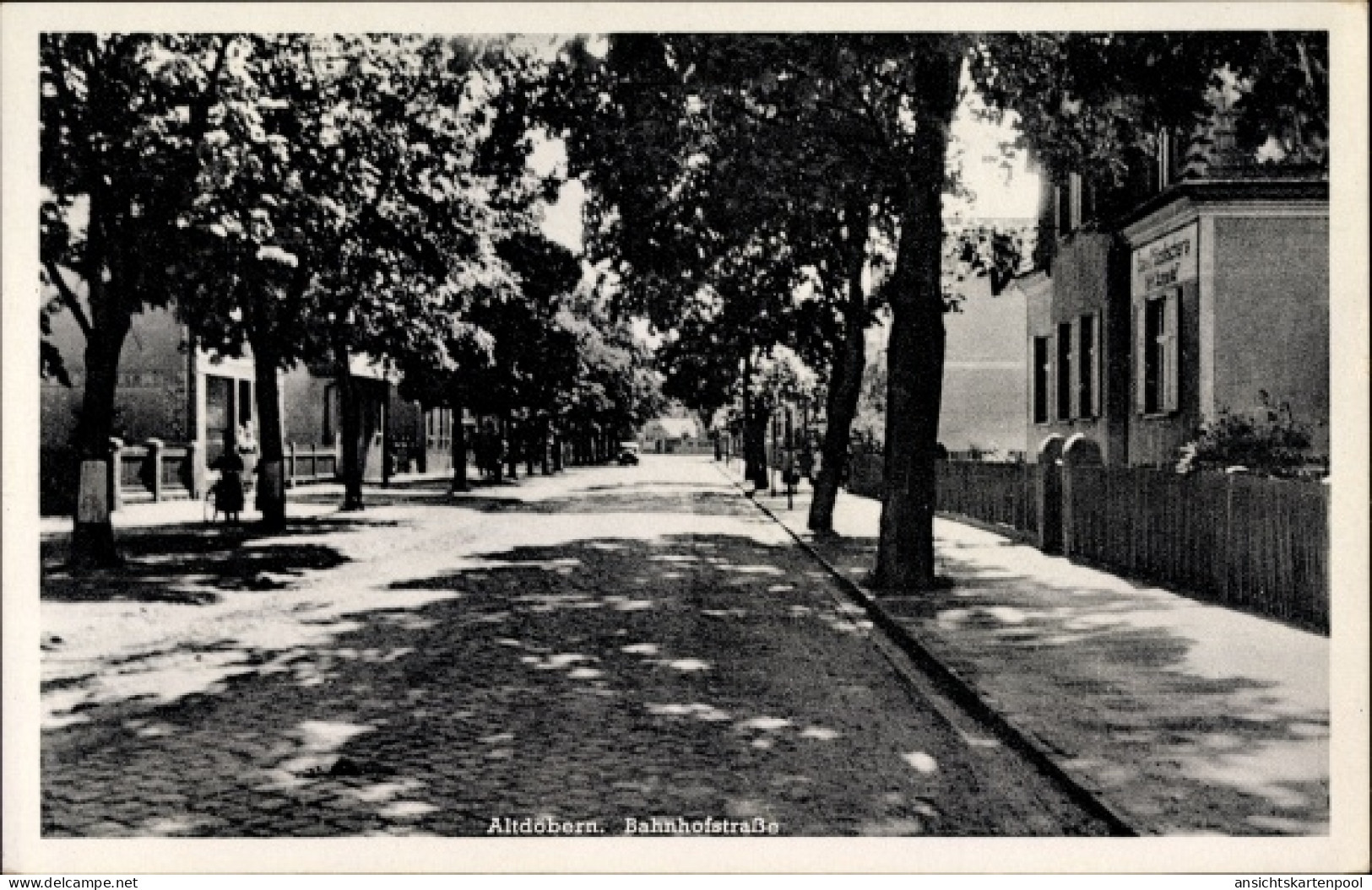 CPA Altdöbern Brandenburg, Bahnhofstraße, Straßenpartie