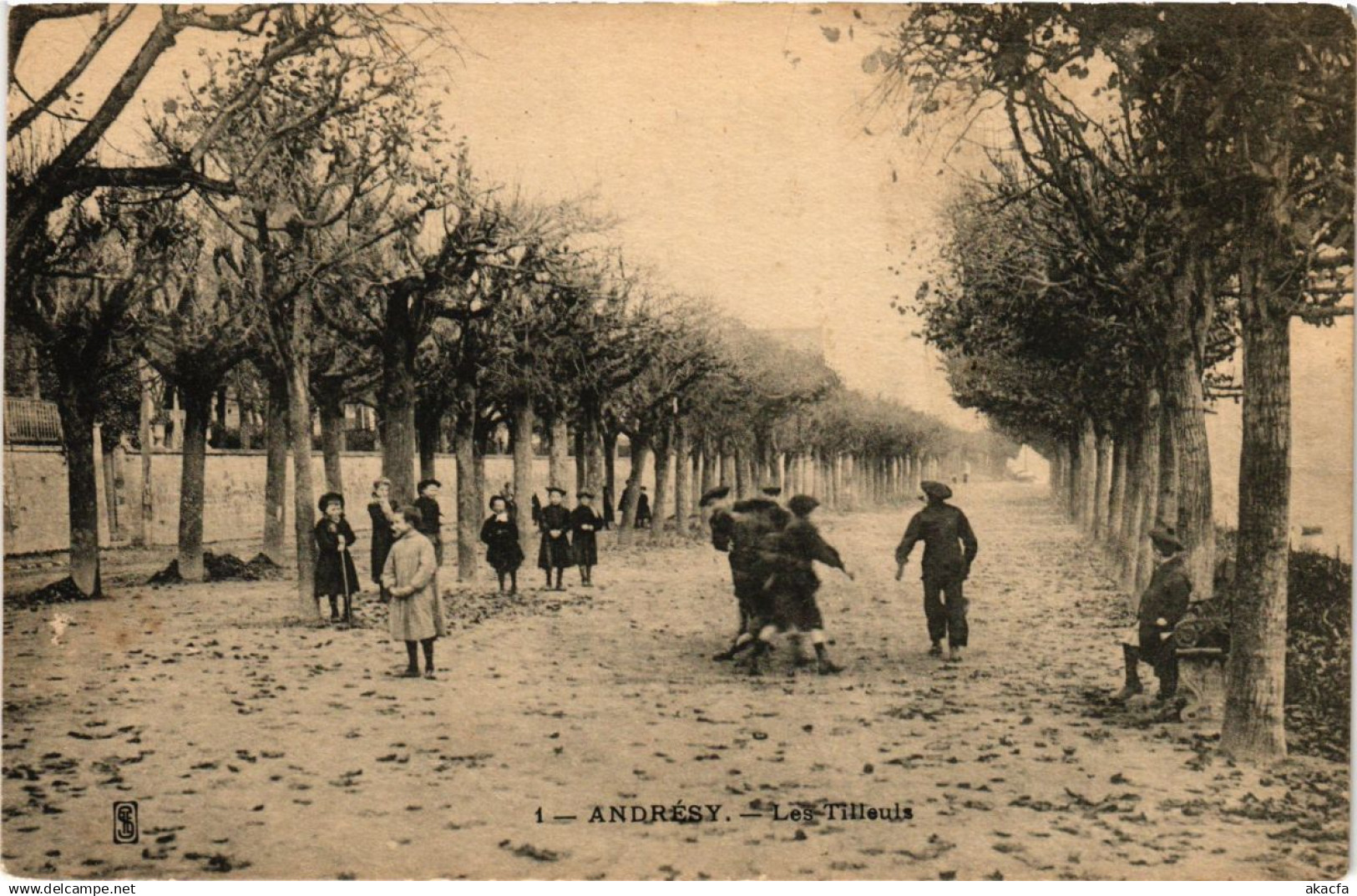 CPA ANDRESY - Les Tilleuis (246915)