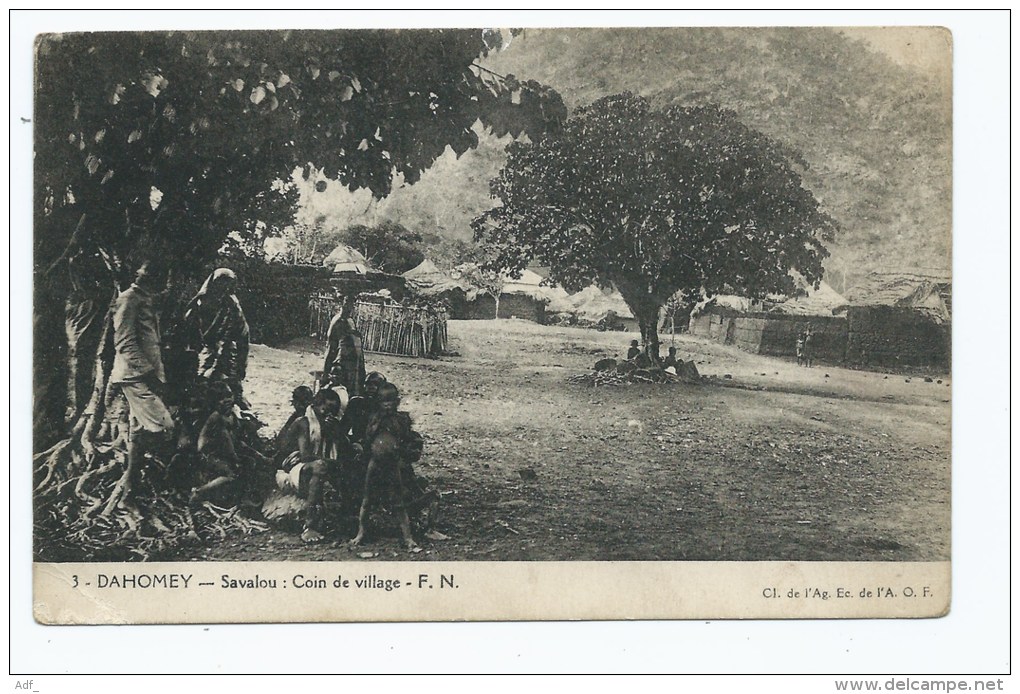 CPA ANIMEE DAHOMEY, SAVALOU : COIN DE VILLAGE, BENIN