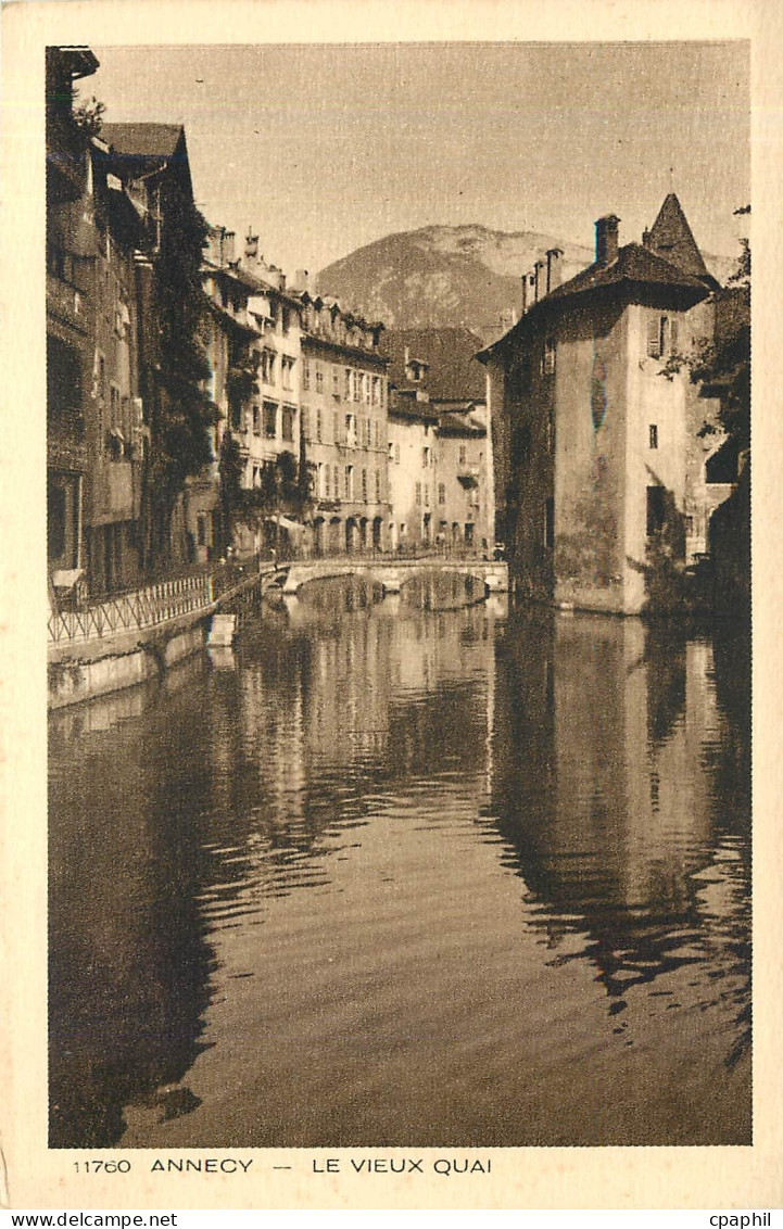 CPA Annecy - Le vieux quai