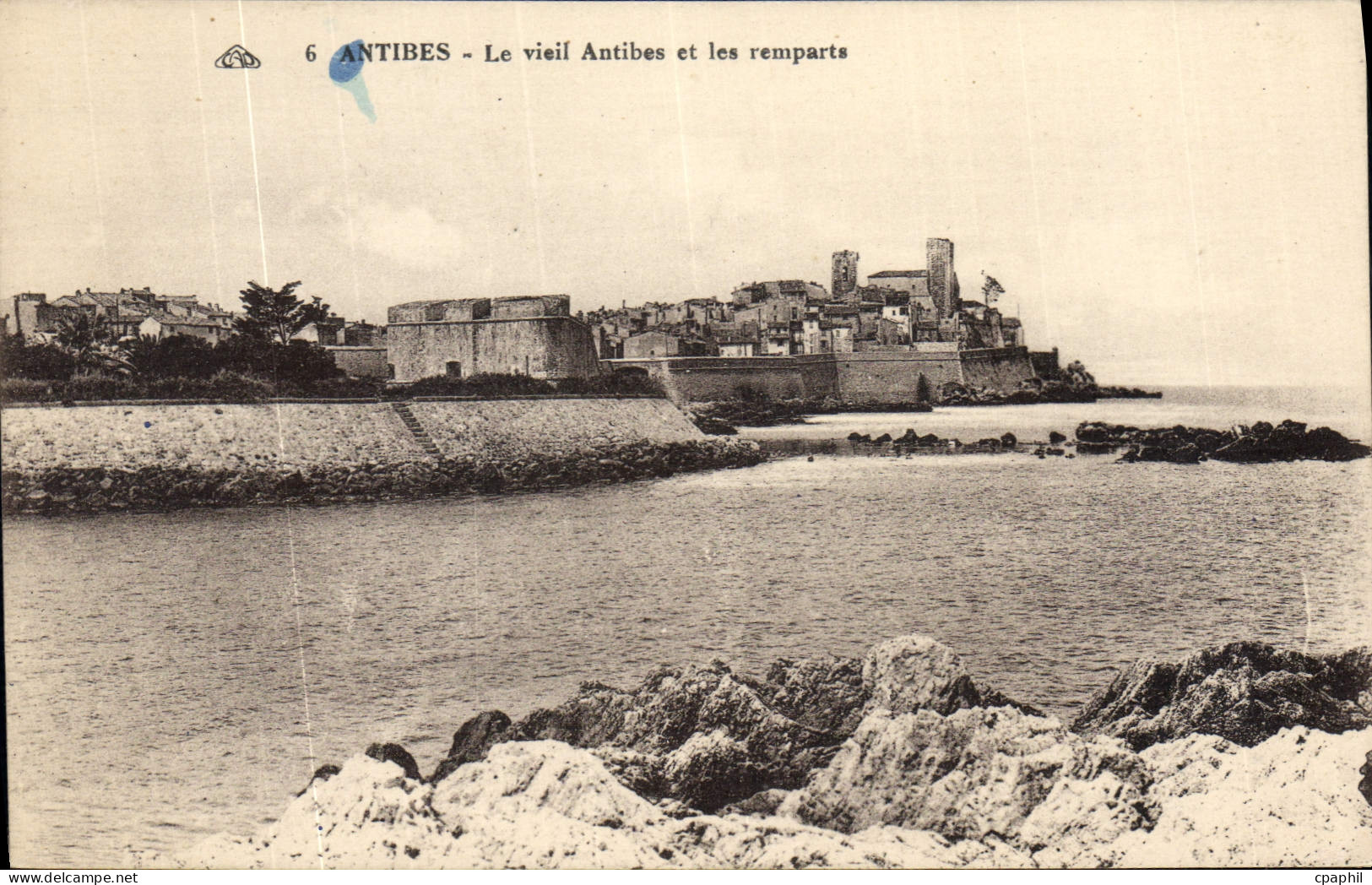 CPA Antibes Le Vieil antibes Et Les Remparts