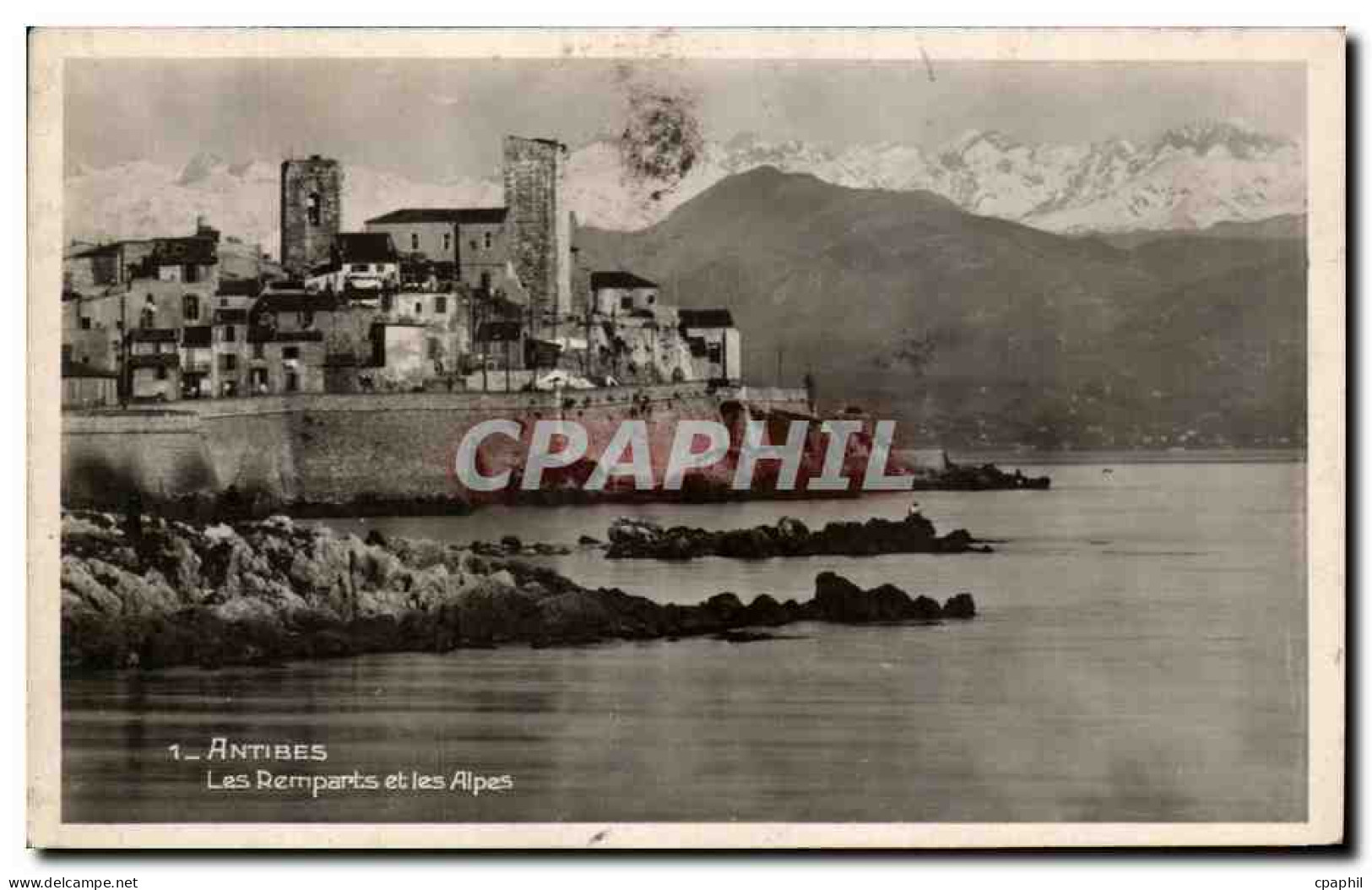 CPA Antibes Les Remparts Et Les Alpes