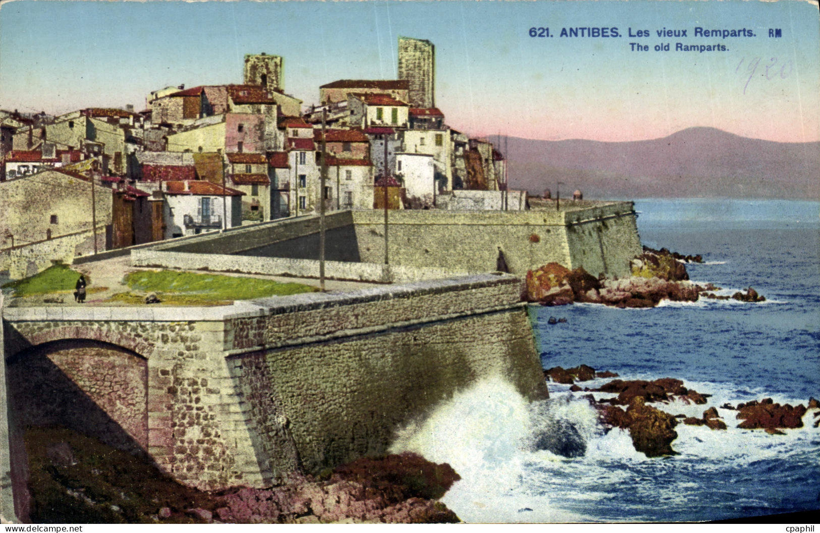 CPA Antibes Les Vieux Remparts