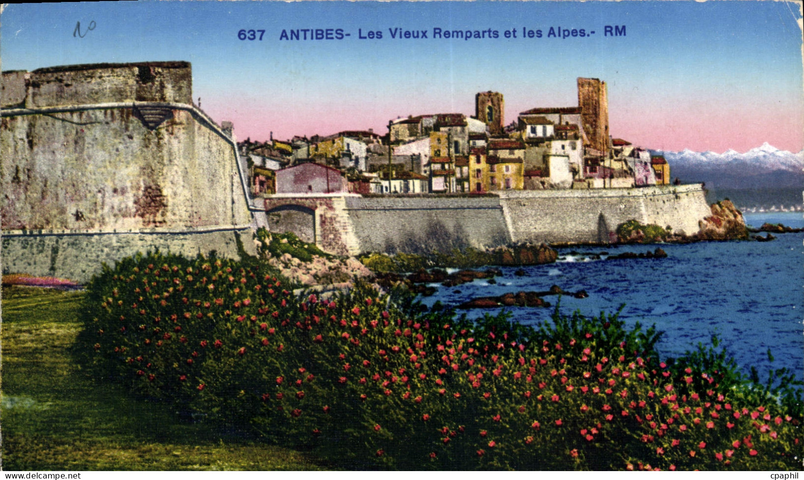 CPA Antibes Les vieux Remparts