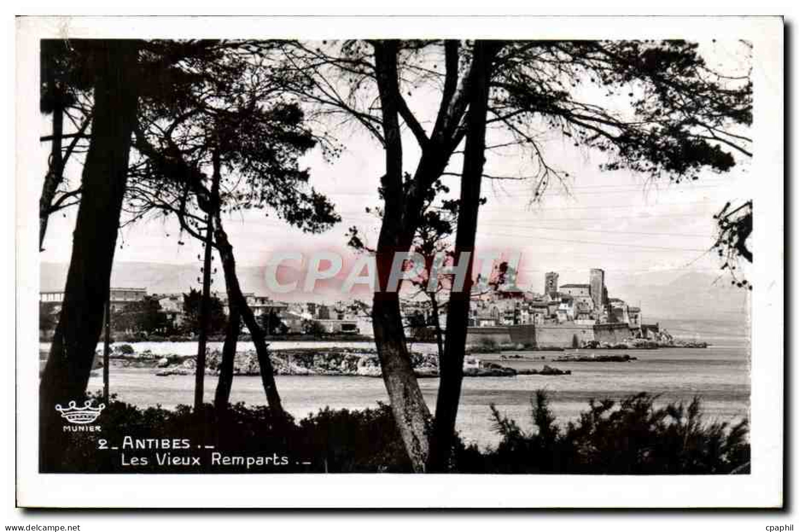 CPA Antibes Les Vieux Remparts