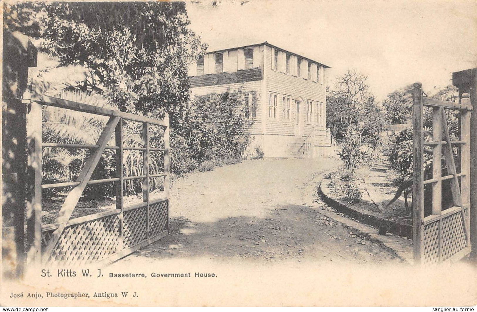 CPA ANTILLES SAINT CHRISTOPHE ET NEVIES BASSETERRE SAINT KITTS GOVERNMENT HOUSE / cliché rare