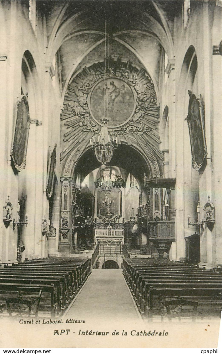 CPA Apt Interieur de la Cathedrale