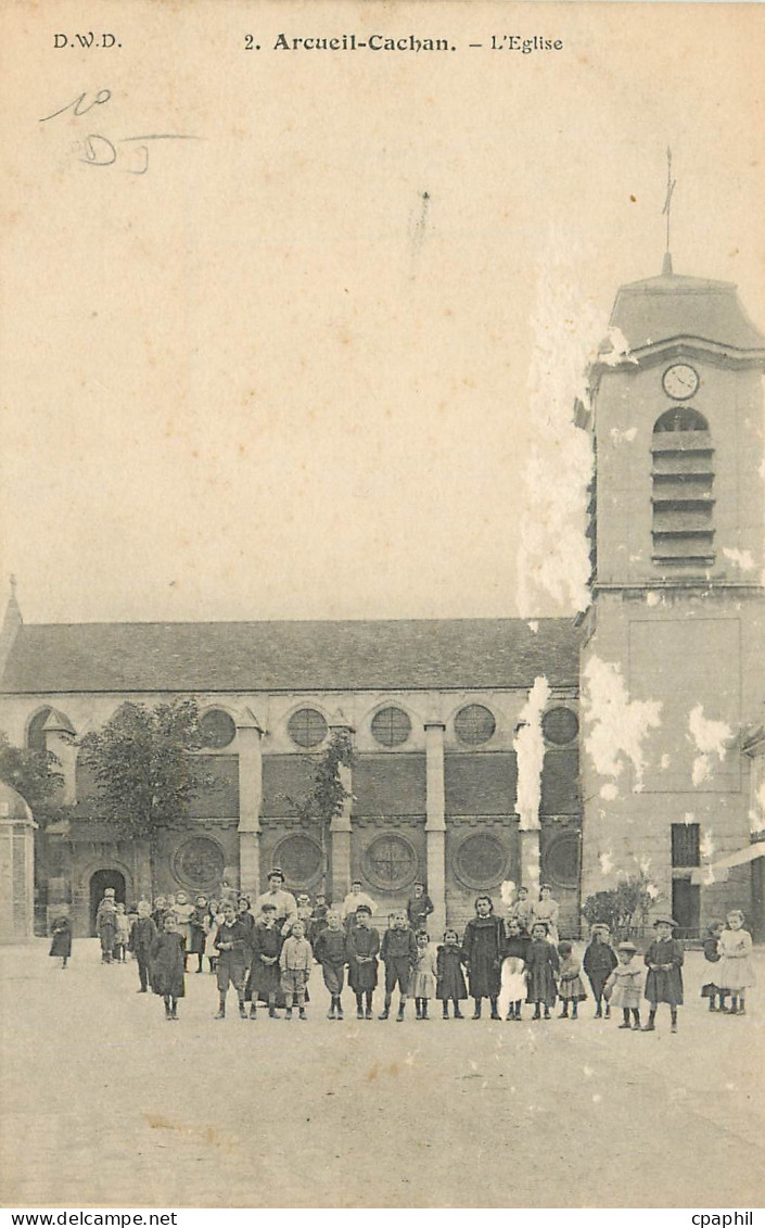 CPA Arcueil Cachan L'Eglise Enfants