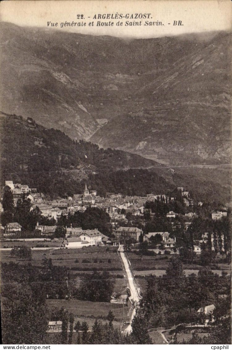 CPA Argeles Gazost Vue generale et Route de Saint Savin