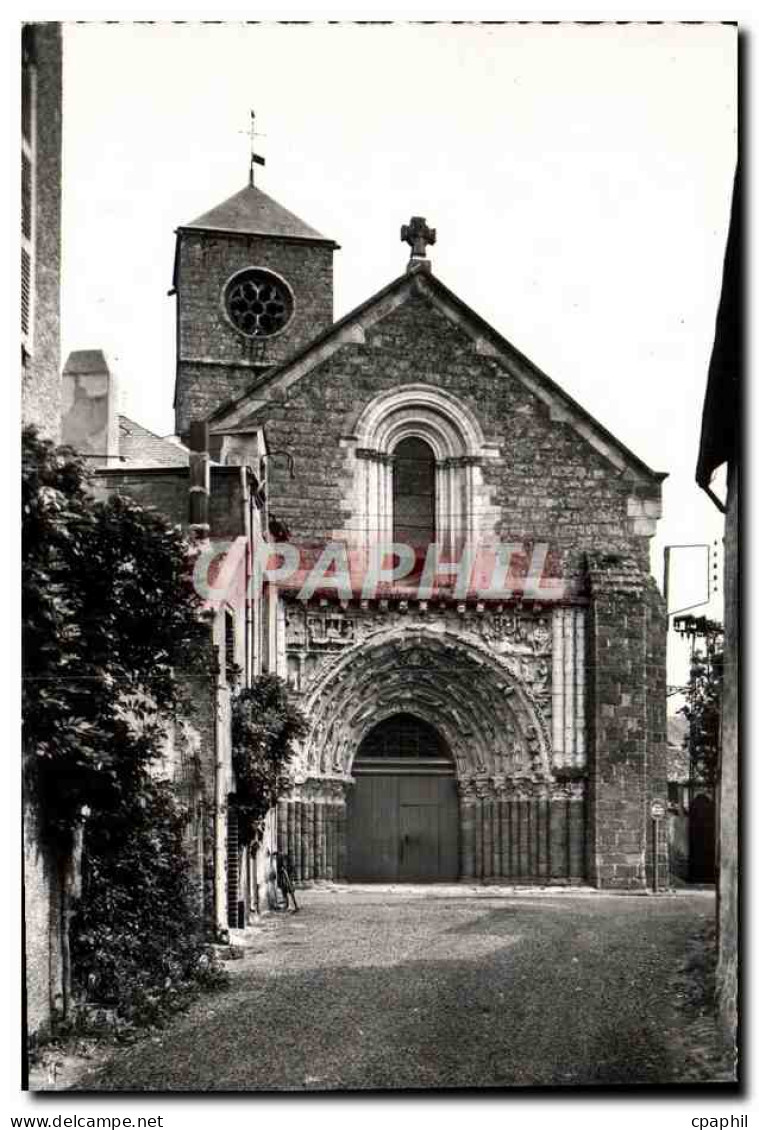 CPA Argenton Chateau Eglise St Gilles Remarquable portail roman un des plus beaux