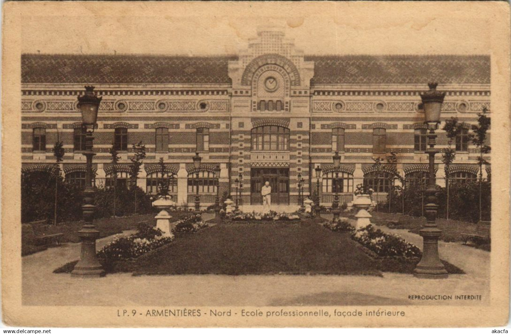 CPA ARMENTIERES - École Prof. (137003)