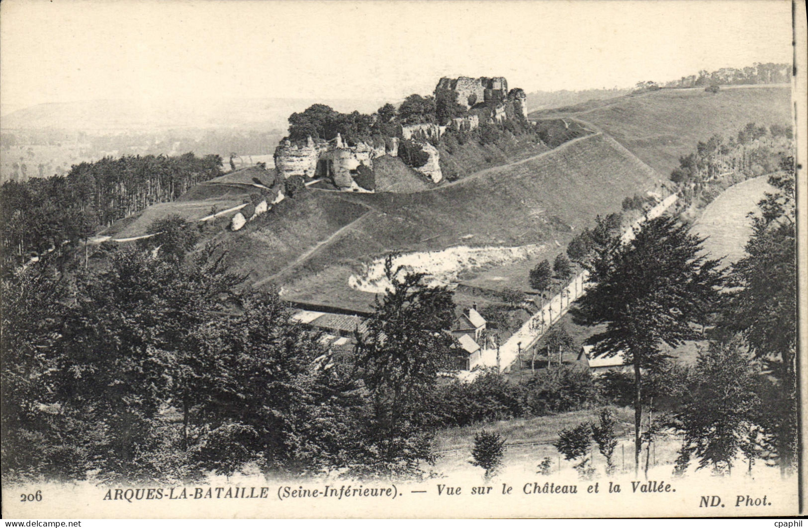CPA Arques la Bataille Seine Inferieure vue sur le chateau et la Vallee