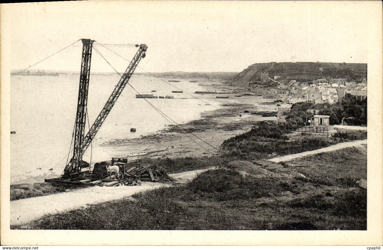 CPA Arromanches Vue Panoramique de la Plage