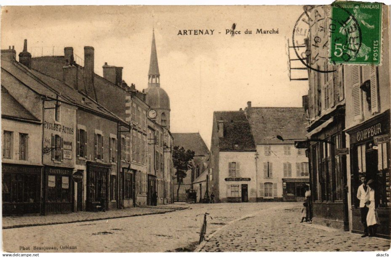CPA ARTENAY - Place du Marché (271480)