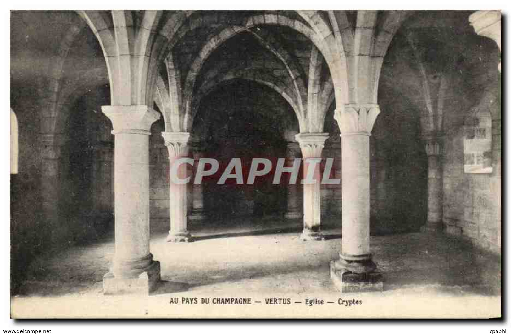 CPA Au pays Du champagne Vertus Eglise Cryptes