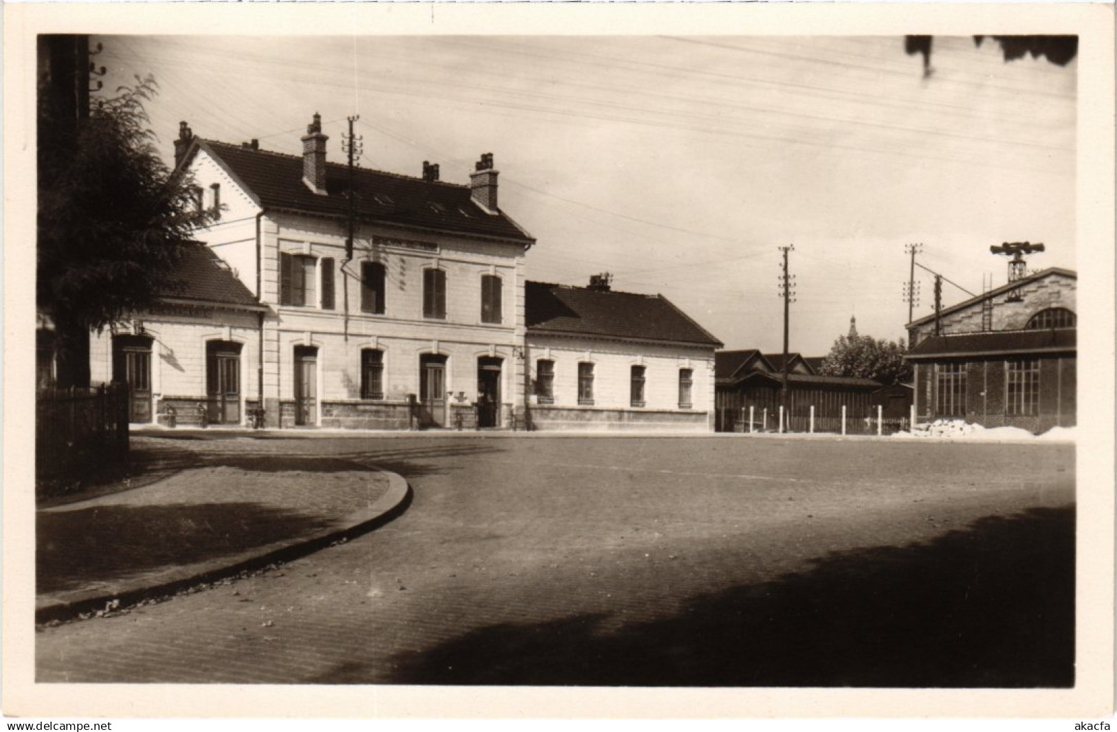 CPA Aubervilliers La Courneuve La Gare (1360624)