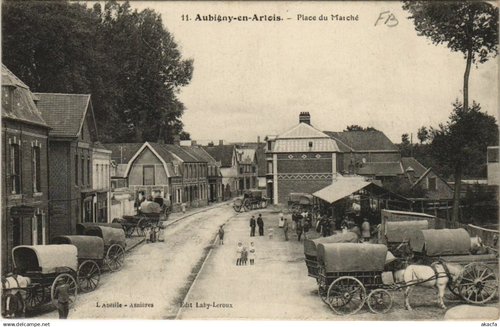 CPA AUBIGNY-EN-ARTOIS Place du marché (26181)