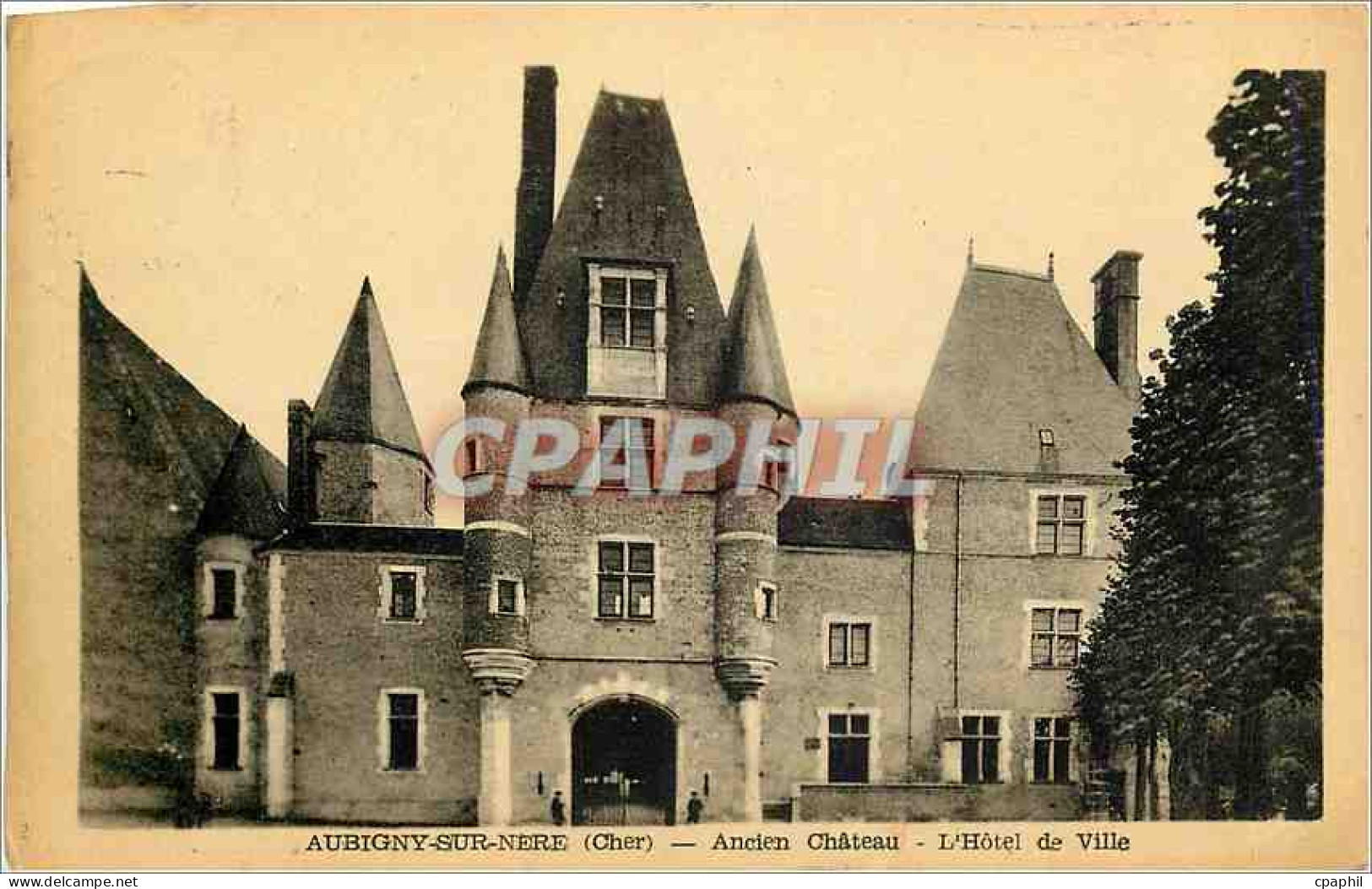 CPA Aubigny sur Nere Cher ancien château l'hotel de ville