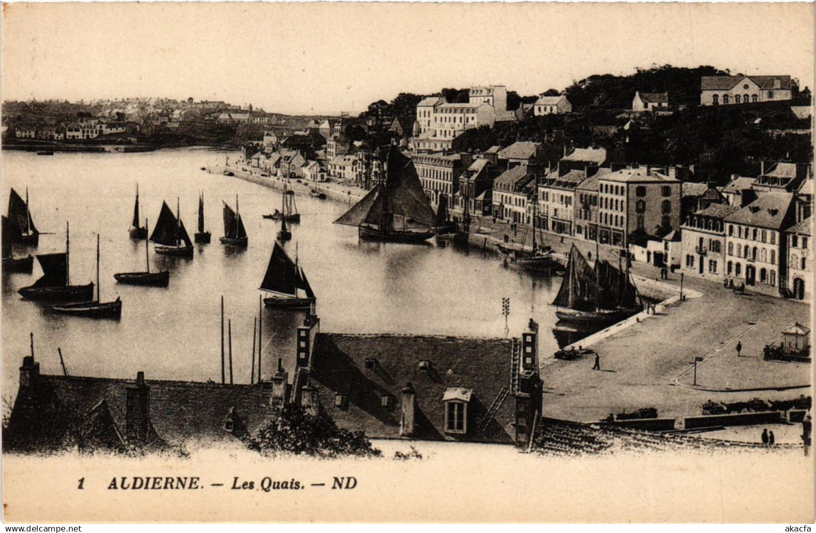 CPA AUDIERNE - Les Quais (252951)