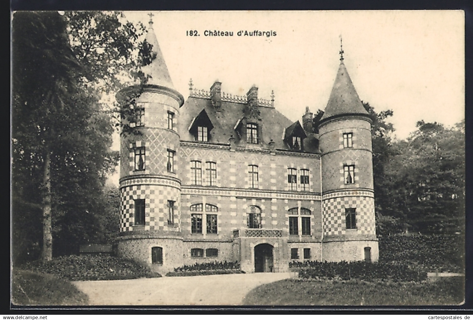 CPA Auffargis, Château d`Auffargis majestueux entouré de verdure