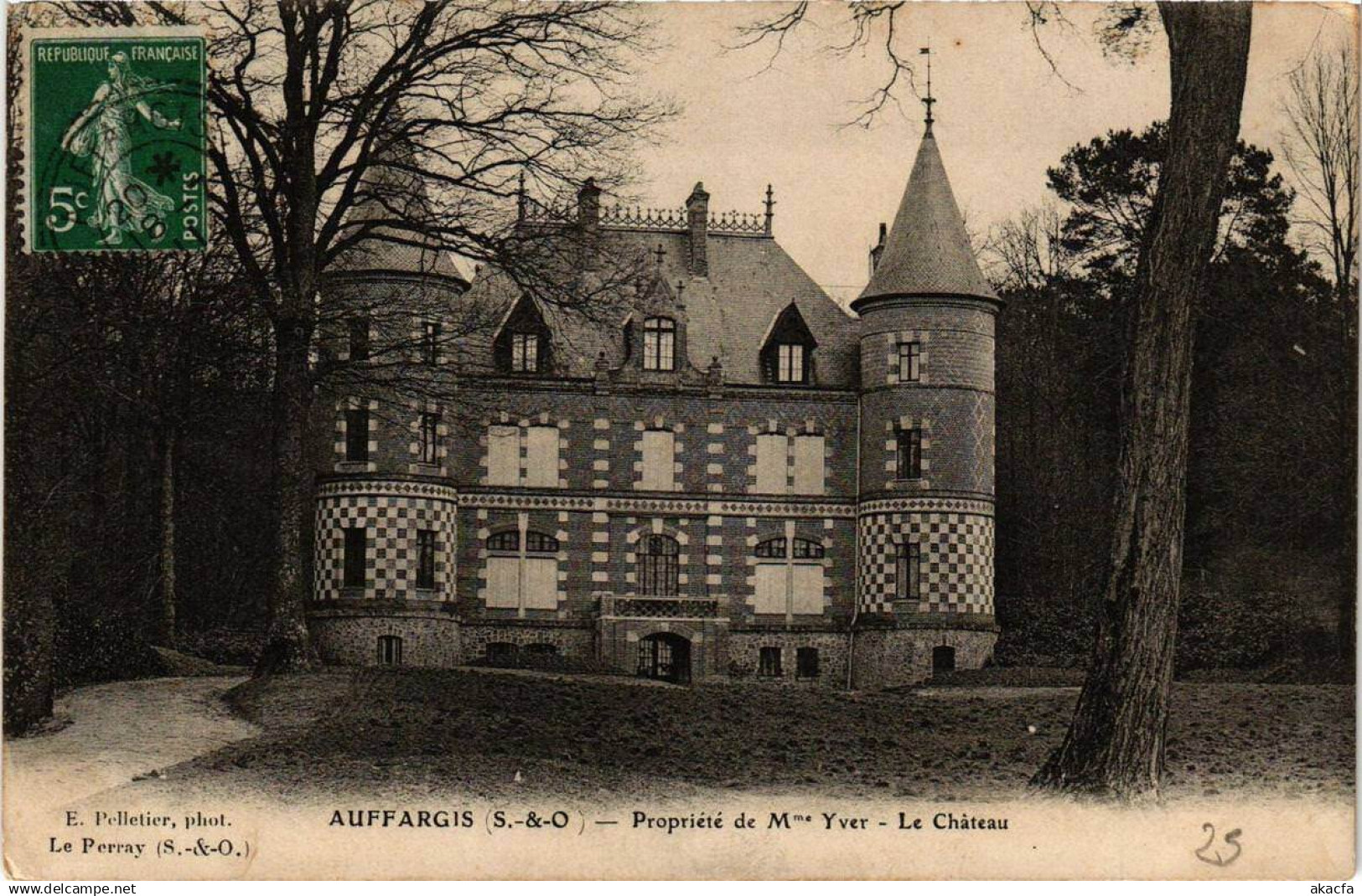 CPA AUFFARGIS Propriete de Mme Yver - Le Chateau (617859)