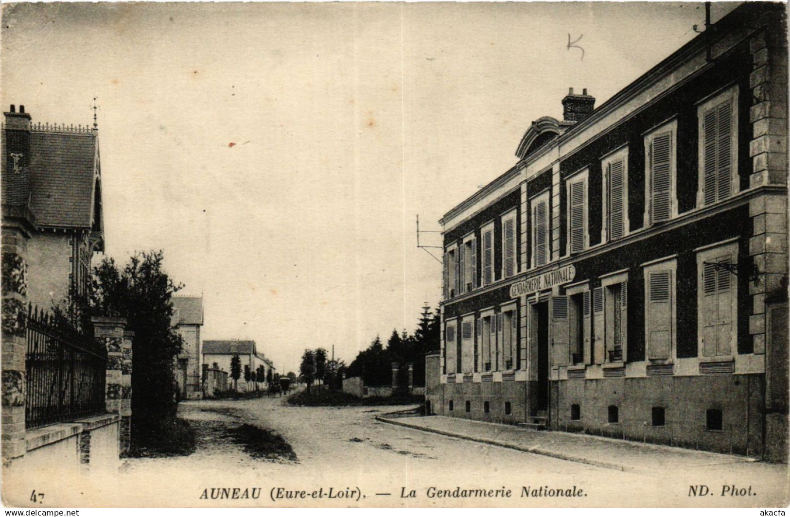 CPA AUNEAU - La Gendarmerie Nationale (385221)