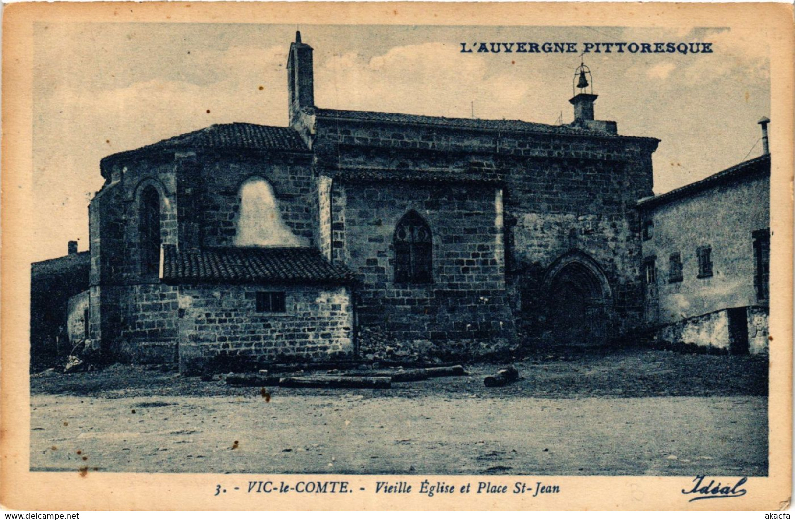 CPA Auvergne Pittoresque VIC-le-COMTE Vieille Église Place St-JEAN (408309)