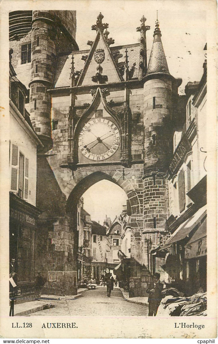 CPA Auxerre L'Horloge