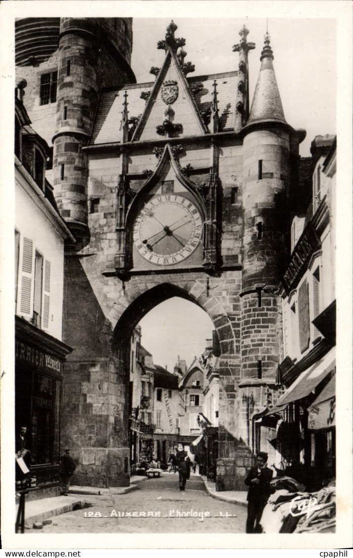CPA Auxerre l'Horloge