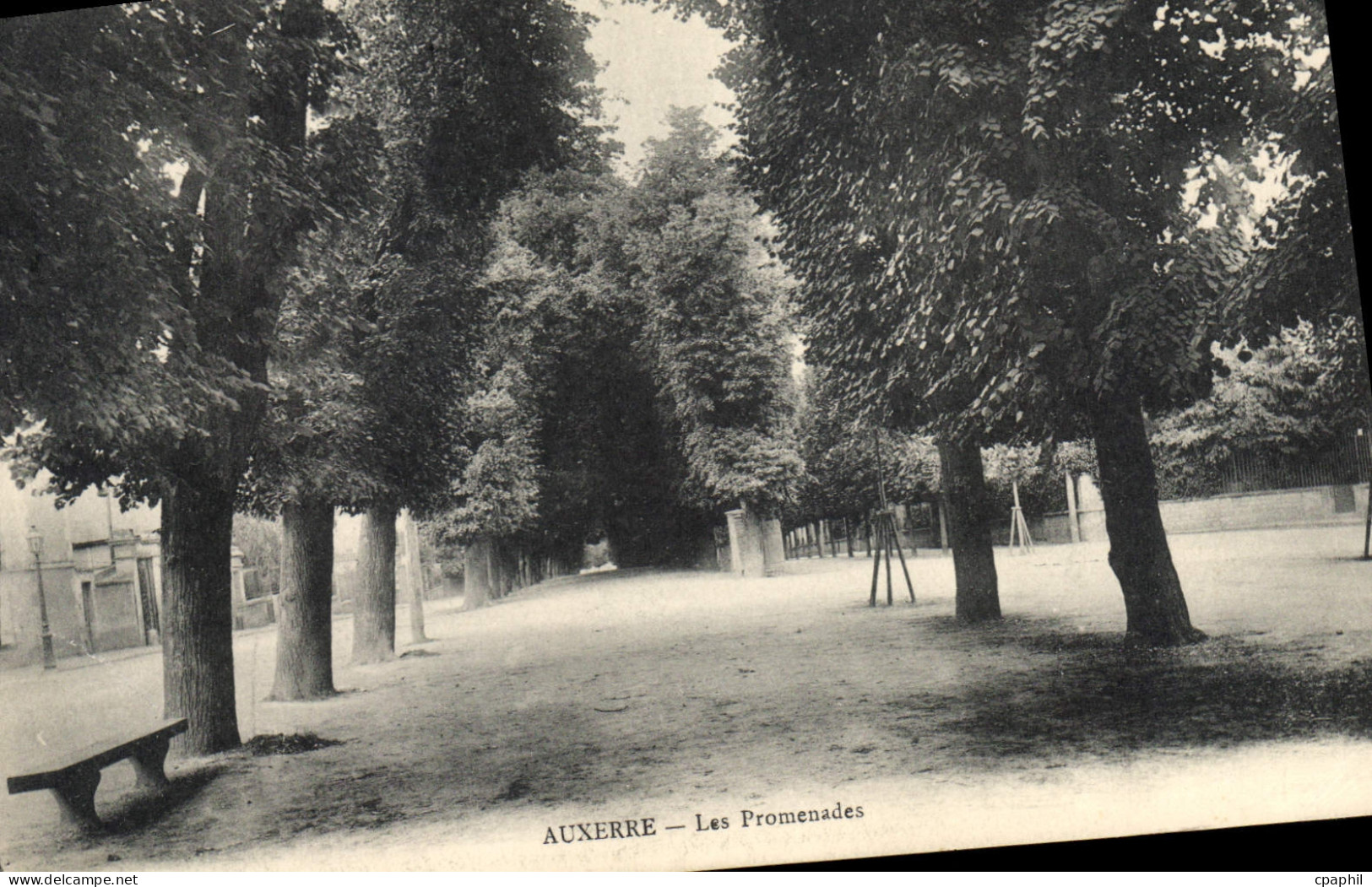 CPA Auxerre Les Promenades
