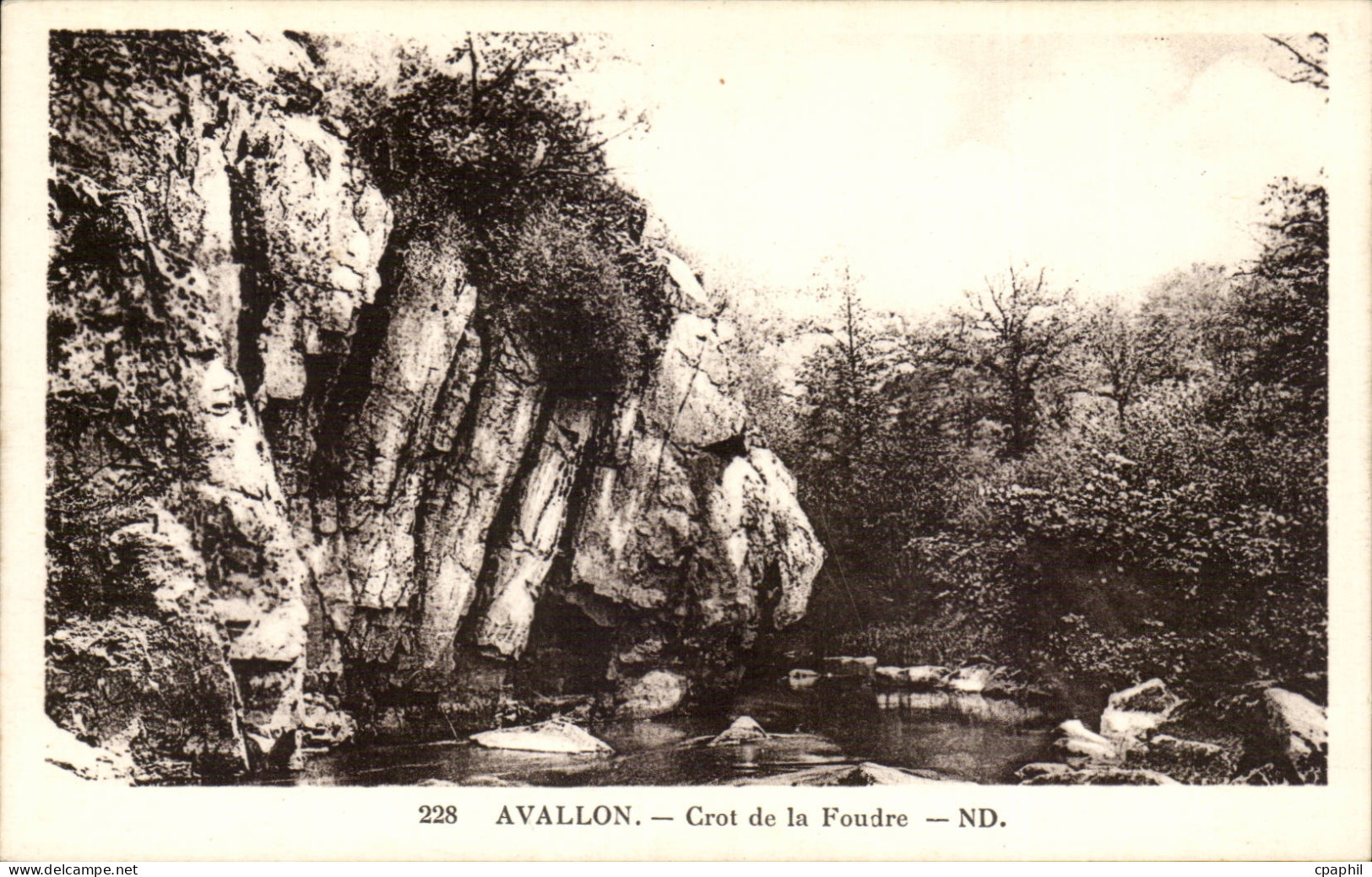 CPA Avallon Crot de la foudre