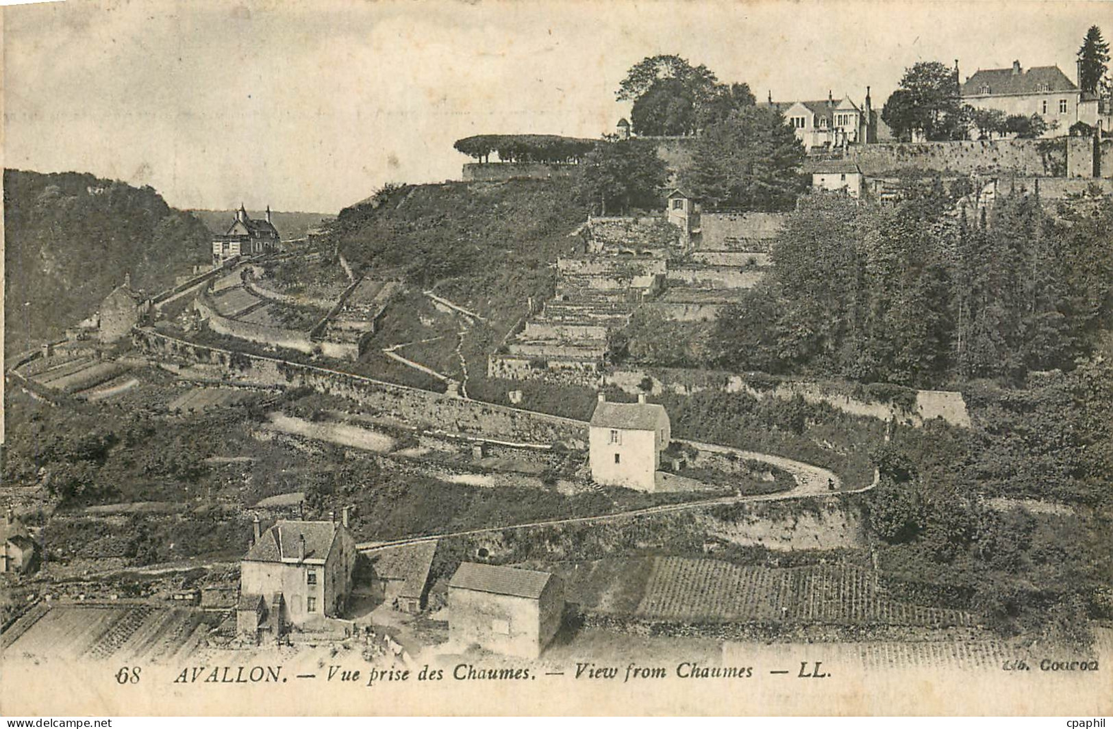 CPA Avallon vue prise des Chaumes