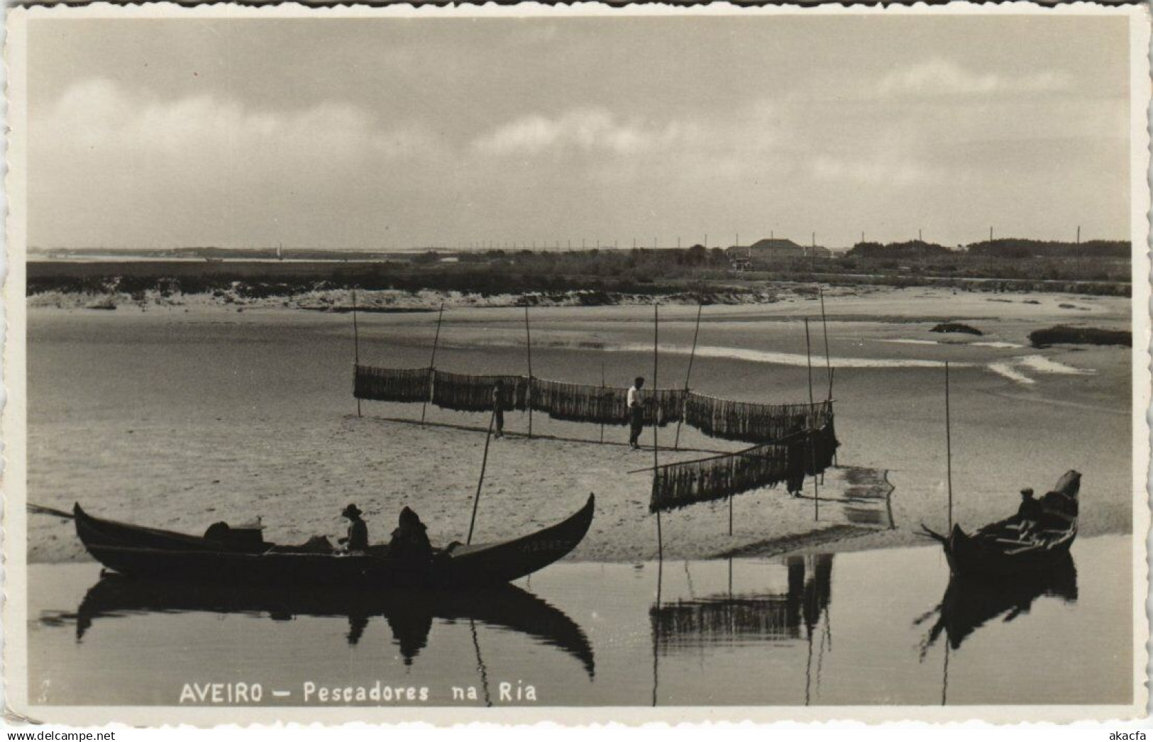 CPA AVEIRO - Pescadores na Ria PORTUGAL (760760)