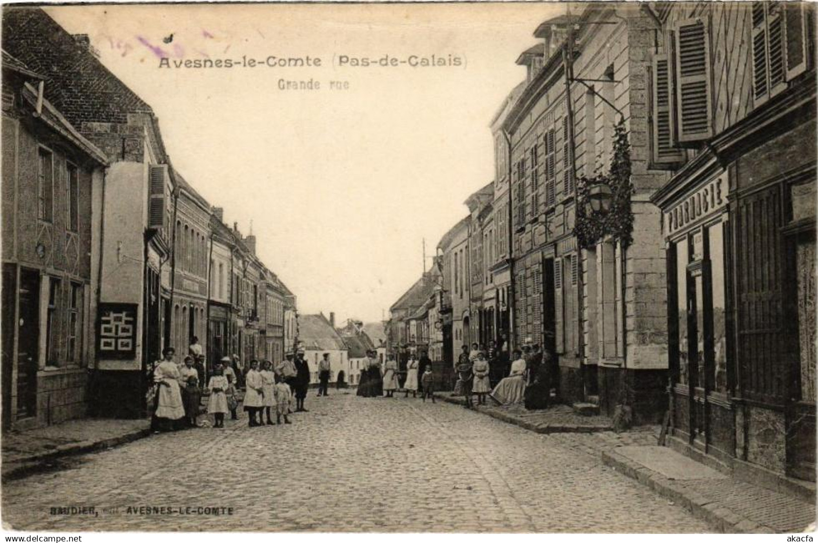 CPA Avesnes-le-Comte - Grande rue (220184)