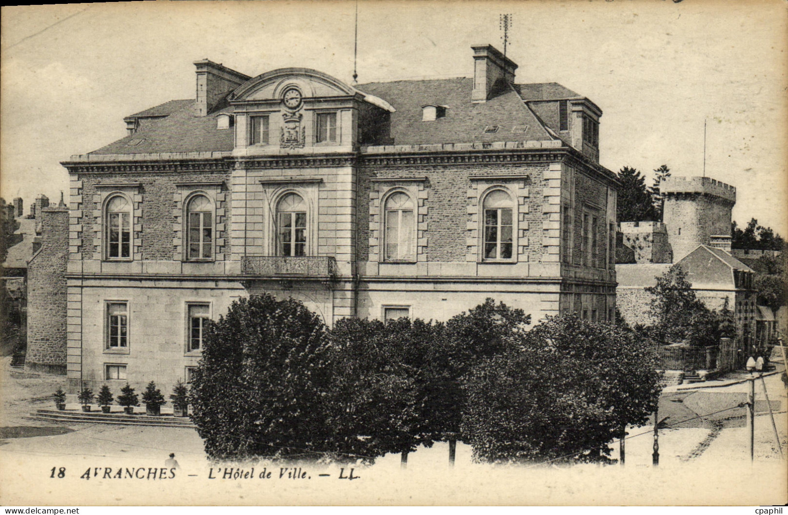 CPA Avranches L Hotel de Ville