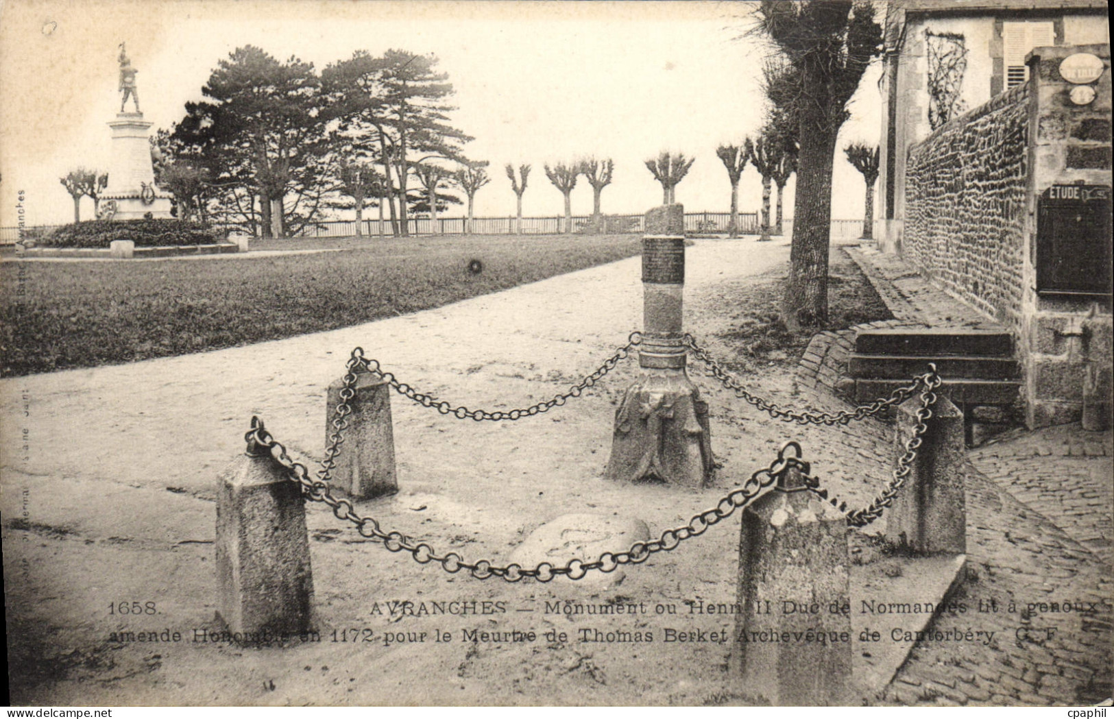 CPA Avranches Monument Henri II