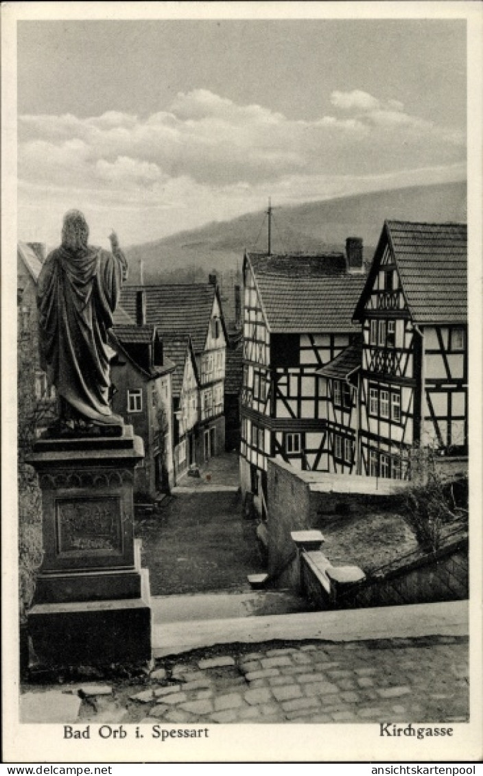 CPA Bad Orb im Main Kinzig Kreis Hessen, Blick in die Kirchgasse, Denkmal, Fachwerkhäuser