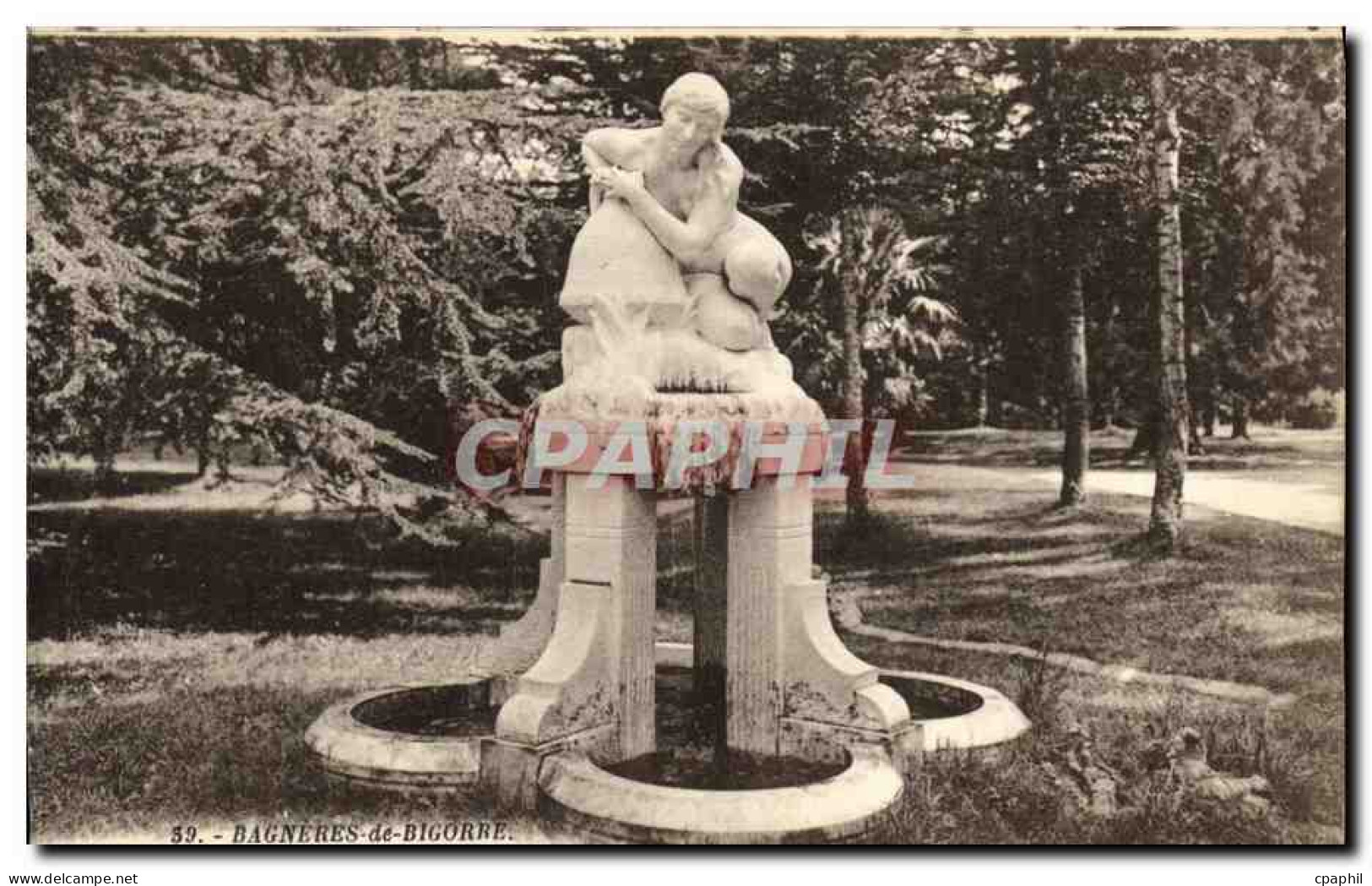 CPA Bagneres de Bigorre Statue