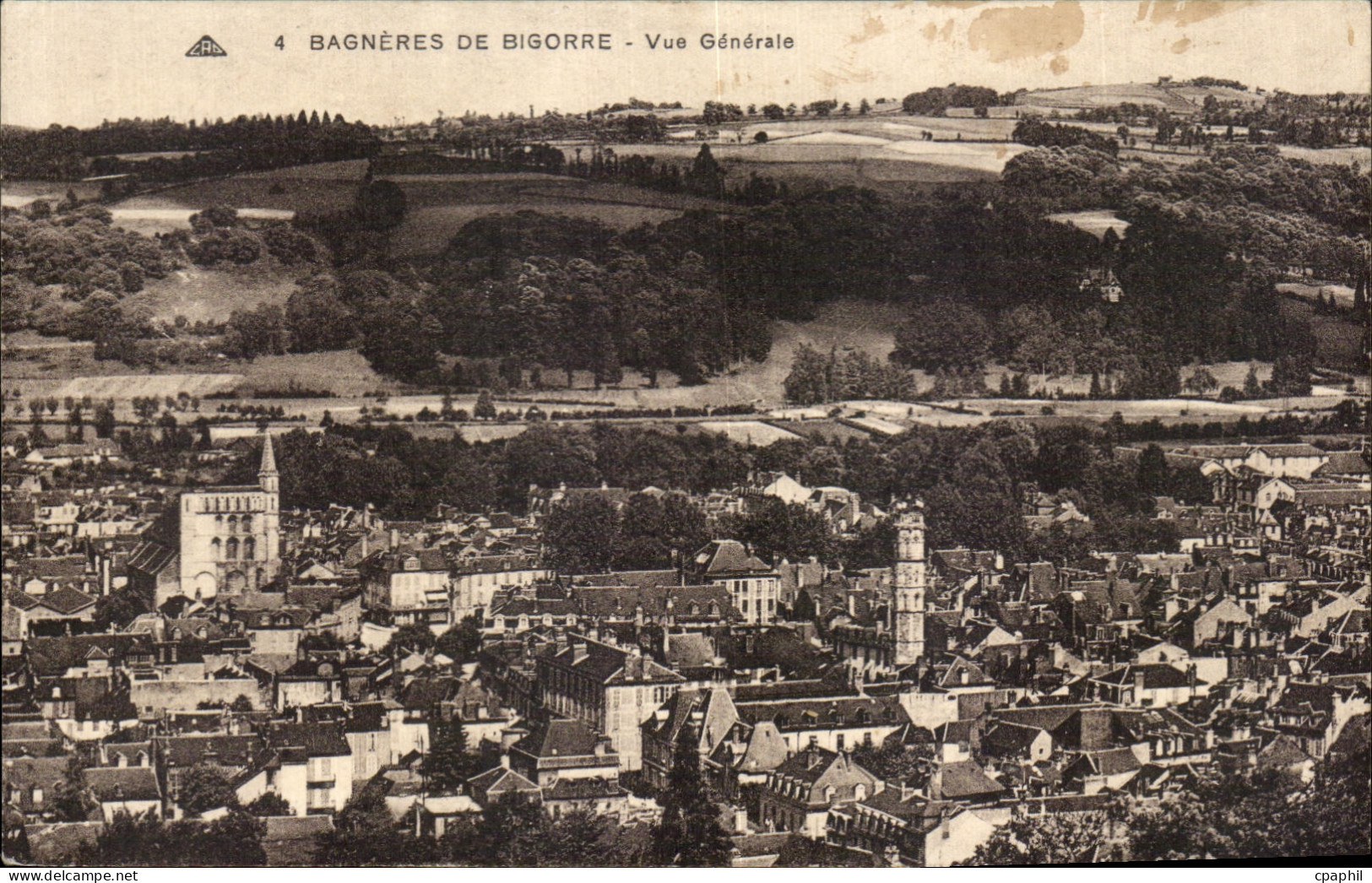 CPA Bagneres de Bigorre Vue generale
