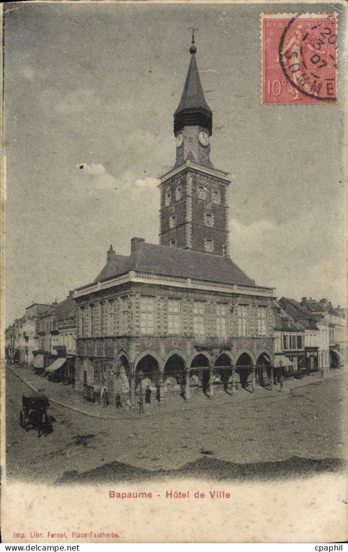 CPA Bapaume Hotel De Ville