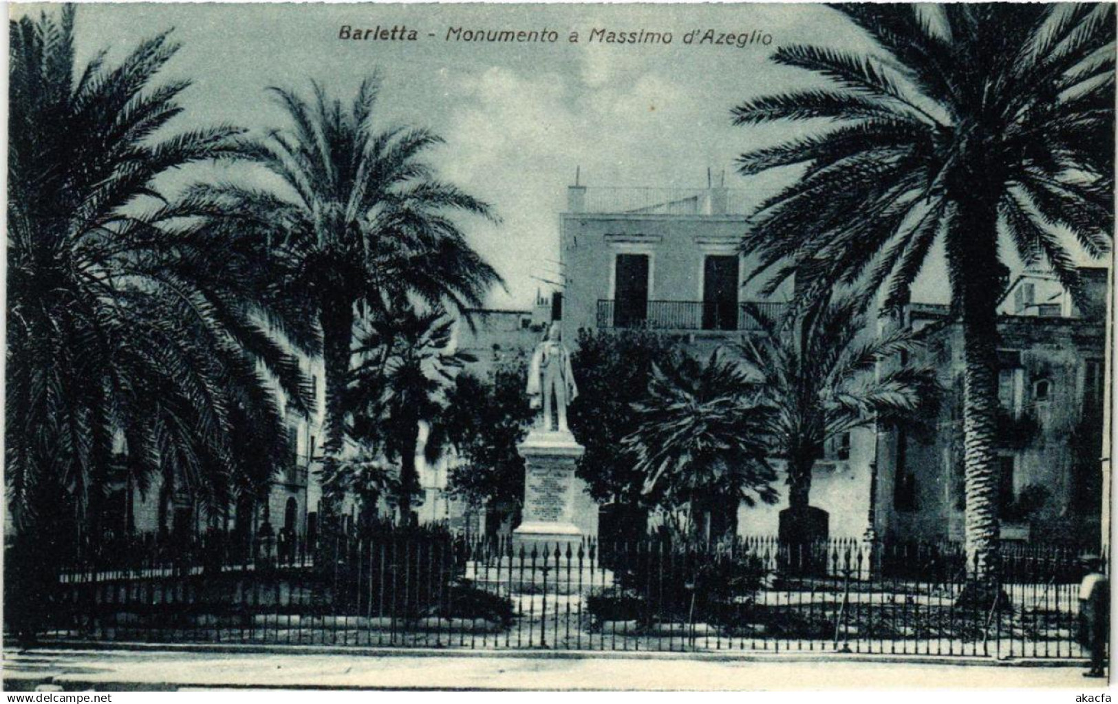 CPA BARLETTA Monumento a Massimo d'Azeglio ITALY (531690)