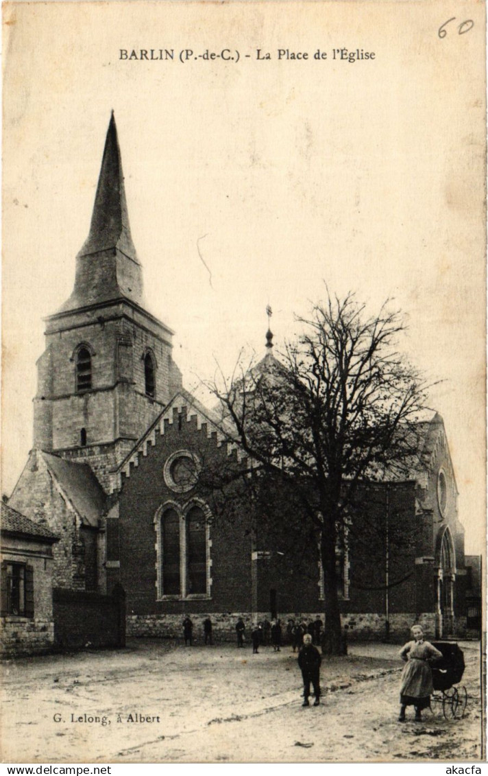 CPA BARLIN La Place de l'Église (414437)