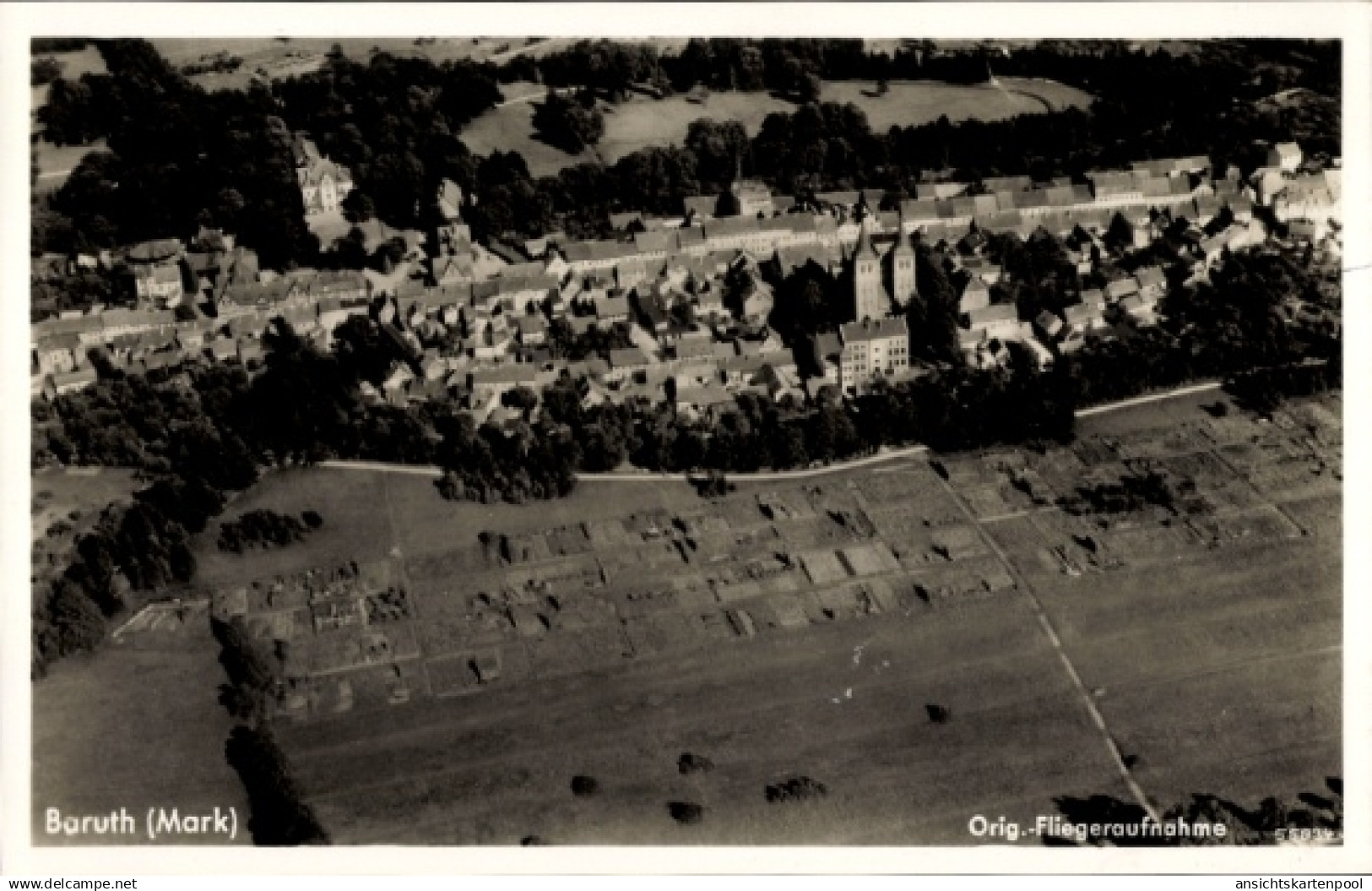 CPA Baruth in der Mark, Luftaufnahme, Stadtansicht, Gebäude, Landschaft, schwarz-weiß